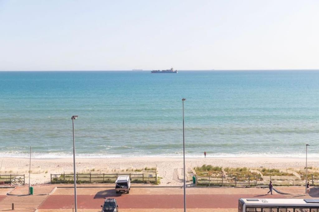 Beachfront Blouberg Oasis * Cape Town