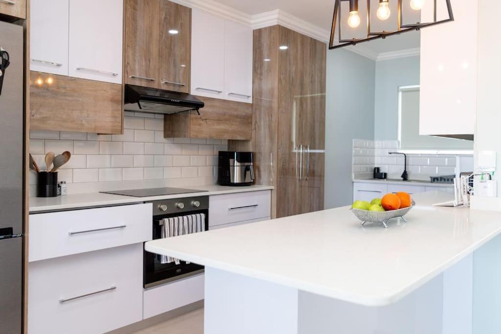 Apartment Beachfront Blouberg Oasis Cape Town
