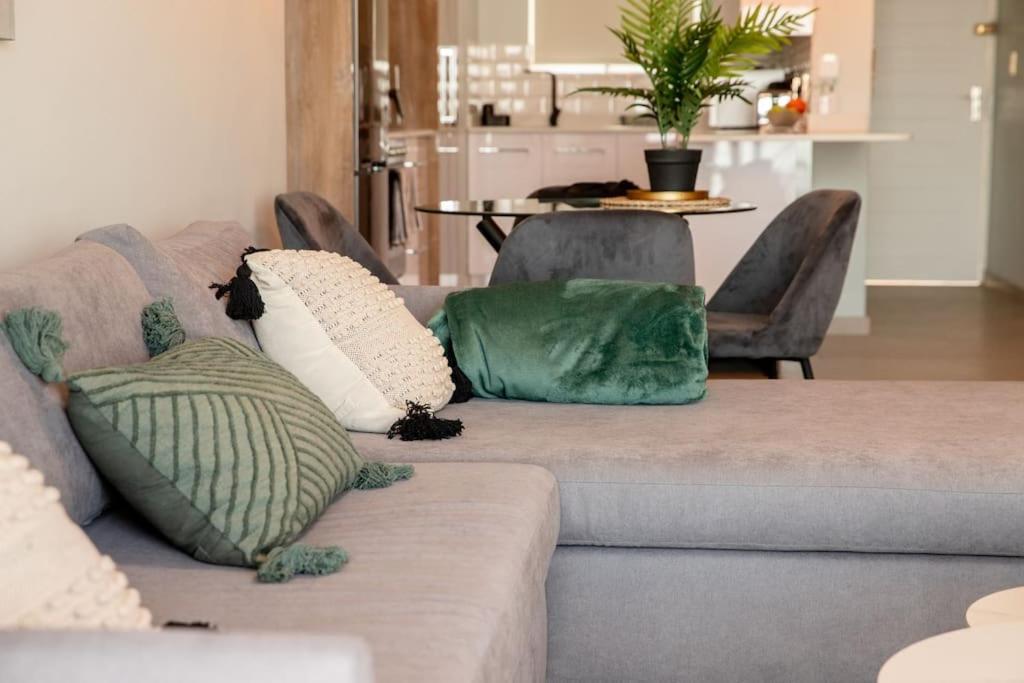 Apartment Beachfront Blouberg Oasis Cape Town